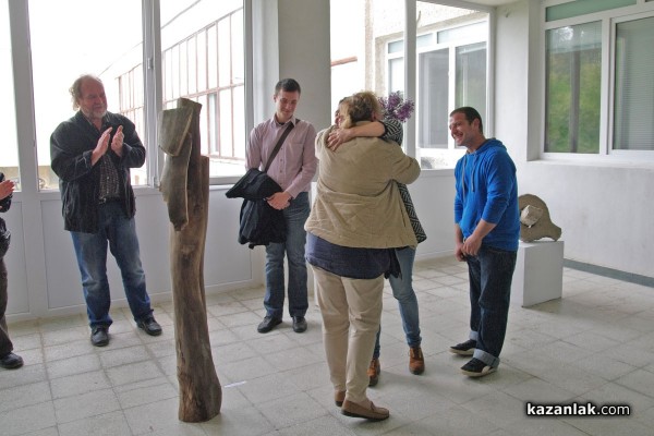 Изложба на скулптури в Художествената гимназия