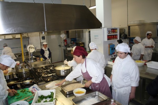 Преподаватели от ПГЛПТ реализираха успешен проект в Италия