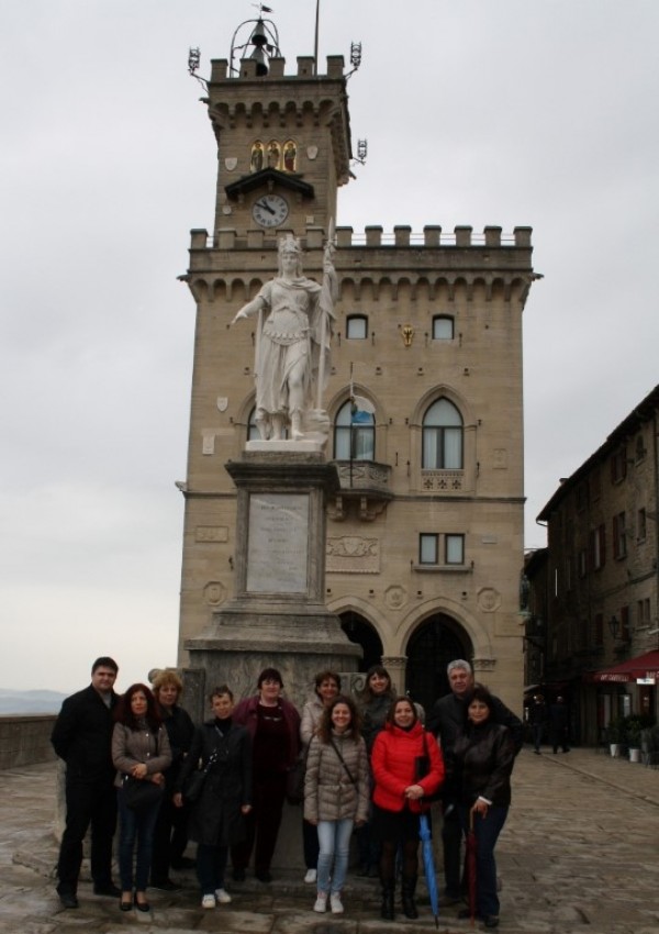 Преподаватели от ПГЛПТ реализираха успешен проект в Италия