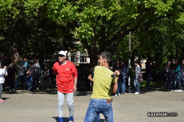  Американци пристигнаха в Казанлък, за да учат деца на бейзбол