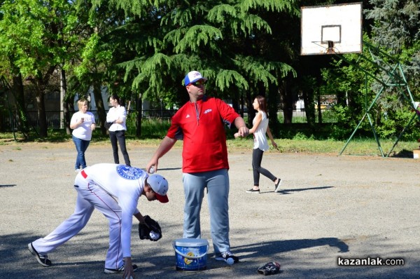  Американци пристигнаха в Казанлък, за да учат деца на бейзбол