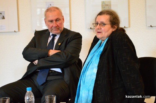 Проф. Николай Овчаров представи своята книга „Археолог. От “Осанна! до “Разпни го!“