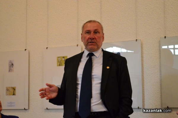 Проф. Николай Овчаров представи своята книга „Археолог. От “Осанна! до “Разпни го!“