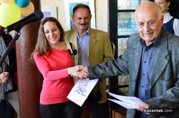 В Казанлък бе открит Празника на цъфналите вишни /видео/