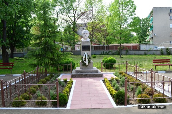 С шествие по улиците на Казанлък Механото отбеляза своята 91-годишнина