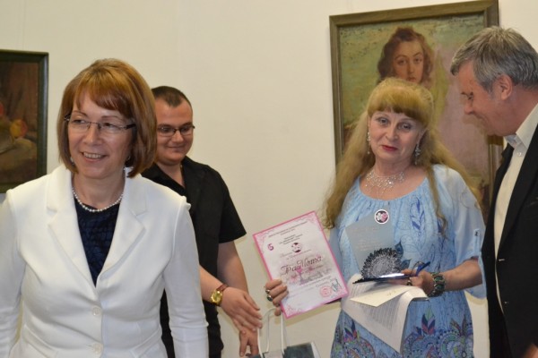 Кметът на Общината бе официален гост на церемонията по награждаването на победителите в Международния литературен конкурс „Белоцветните вишни – 2016“