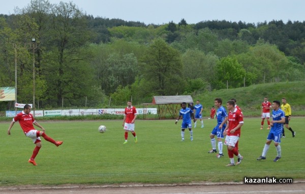 „Розите“ забиха 9 гола във вратата на бургаските „акули“