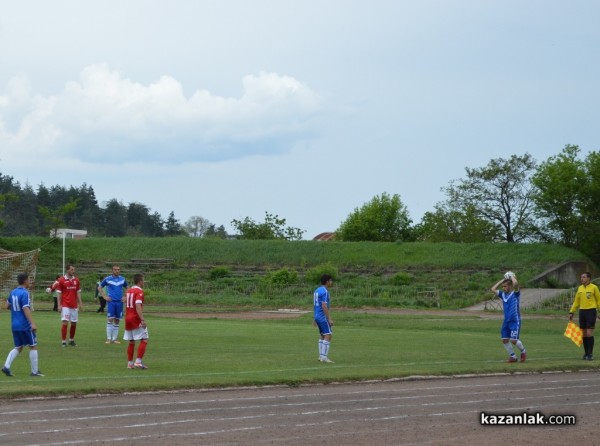 „Розите“ забиха 9 гола във вратата на бургаските „акули“