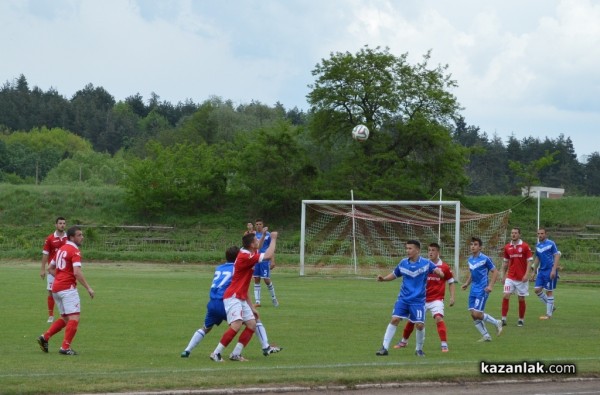 „Розите“ забиха 9 гола във вратата на бургаските „акули“