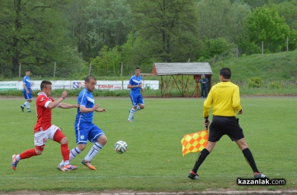 „Розите“ забиха 9 гола във вратата на бургаските „акули“