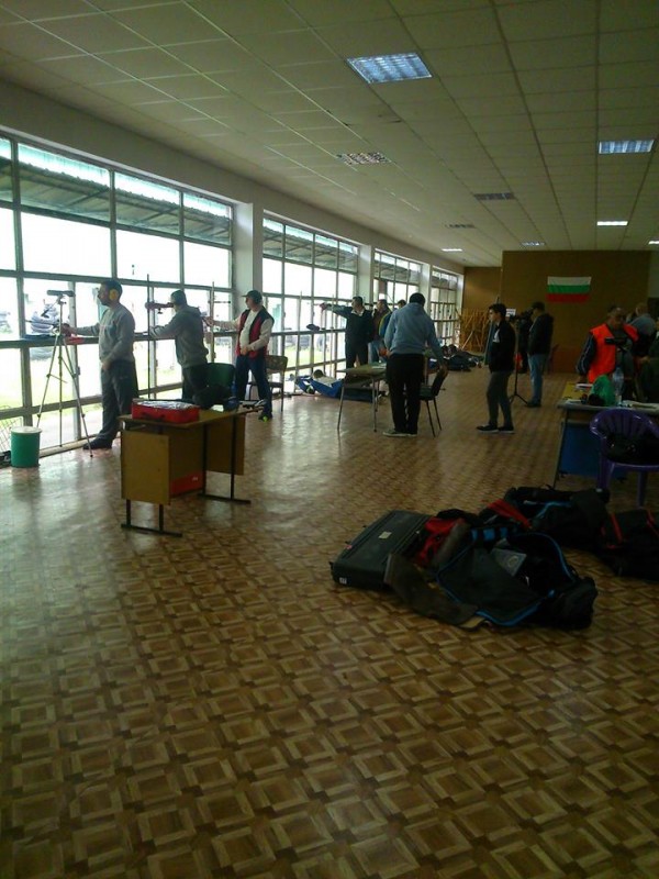 Дарина Петрова с медал от състезание по спортна стрелба в Стара Загора