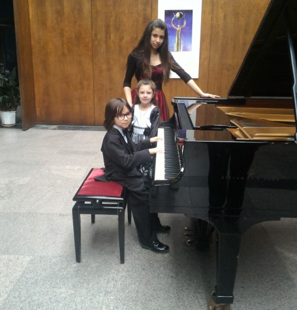 Конкурсен маратон за пианистите на Елена Юлиянова завърши с 28 награди