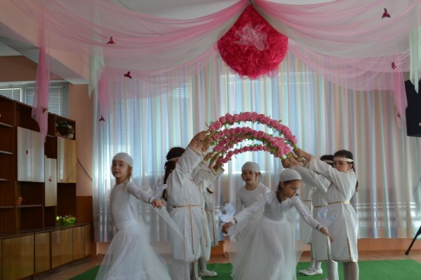 С феерия от музика и танци децата на ОДЗ №15 „Звънче“ зарадваха кмета на Общината на Великденския си концерт