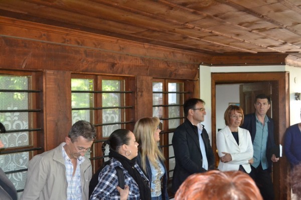 Неистовото желание на община Казанлък да има театър успя