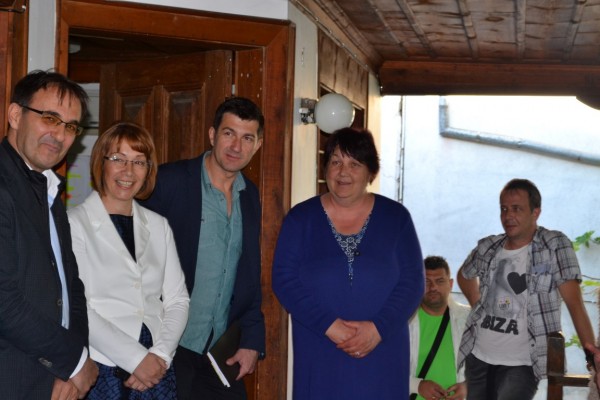 Неистовото желание на община Казанлък да има театър успя