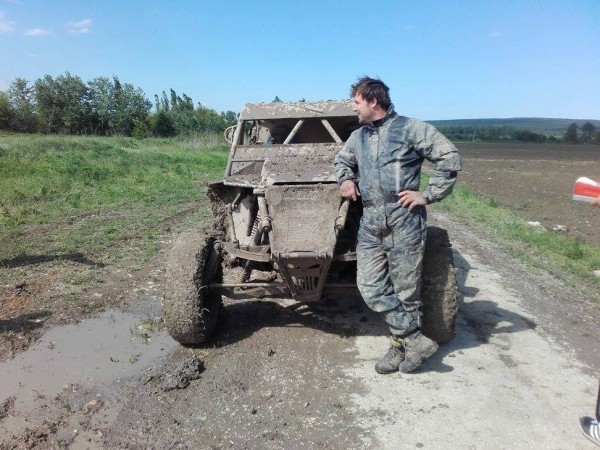 Дончо и Ива станаха втори в „Офроуд Варна“ с уникален за страната ни джип