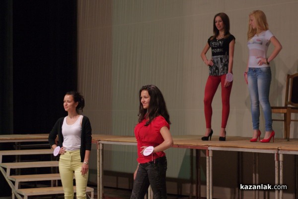 Видео и снимки от репетициите за конкурса “Царица Роза 2016“