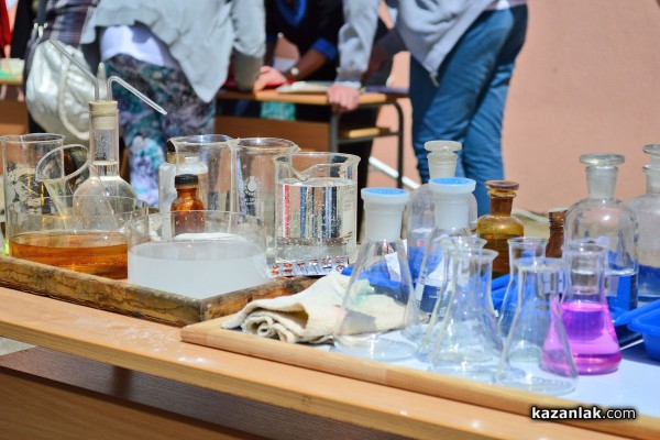 Първи научен Технофест се проведе днес в ПГ „Иван Хаджиенов“