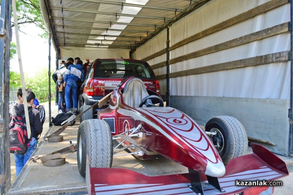 Първи научен Технофест се проведе днес в ПГ „Иван Хаджиенов“