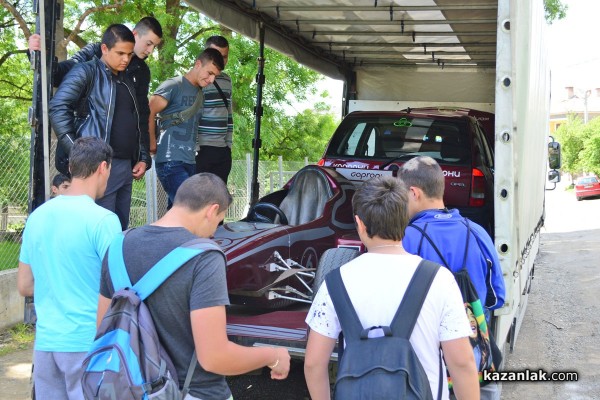 Първи научен Технофест се проведе днес в ПГ „Иван Хаджиенов“