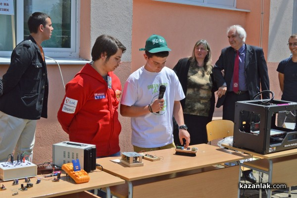 Първи научен Технофест се проведе днес в ПГ „Иван Хаджиенов“