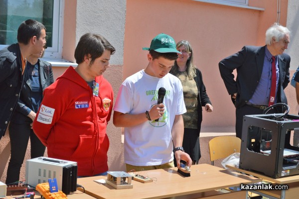 Първи научен Технофест се проведе днес в ПГ „Иван Хаджиенов“