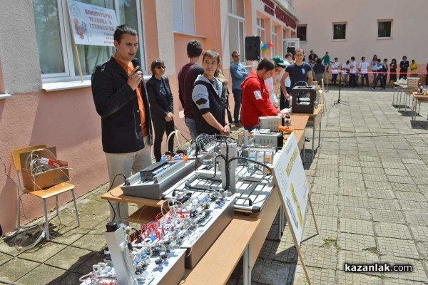 Първи научен Технофест се проведе днес в ПГ „Иван Хаджиенов“