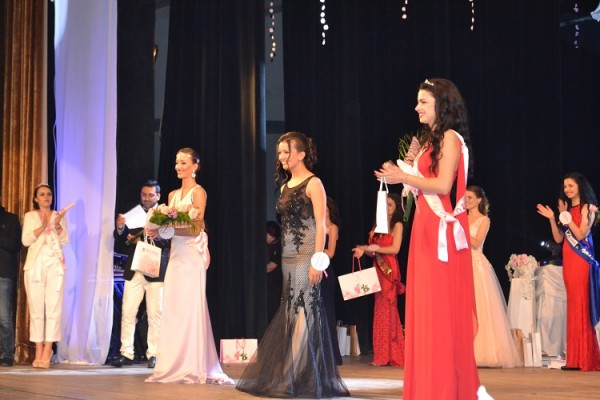 Йоанна Шишкова е Царица Роза 2016