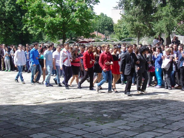 Последен звънец за учениците от випуск 2016 на ПГ „Иван Хаджиенов”