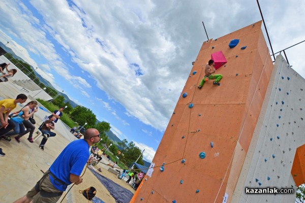 Стената до Младежкия дом прие Национално състезание по спортно катерене