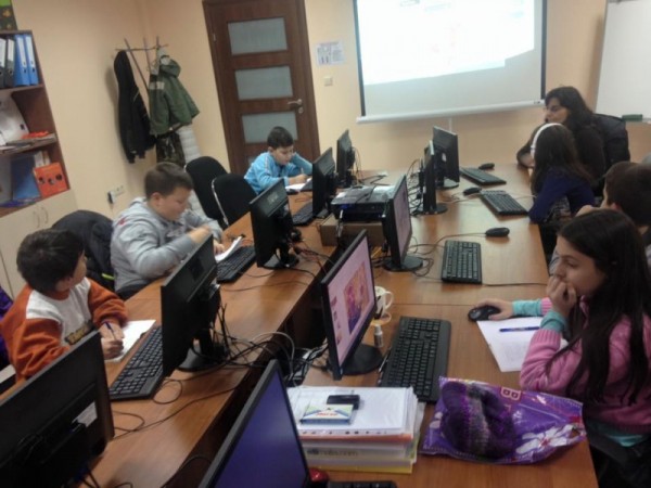 ИКТ Център организира обучителна лятна занималня и летни курсове по програмиране и дизайн за деца