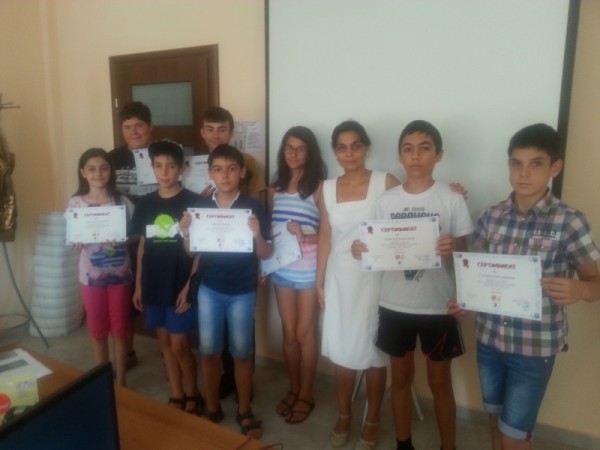 ИКТ Център организира обучителна лятна занималня и летни курсове по програмиране и дизайн за деца