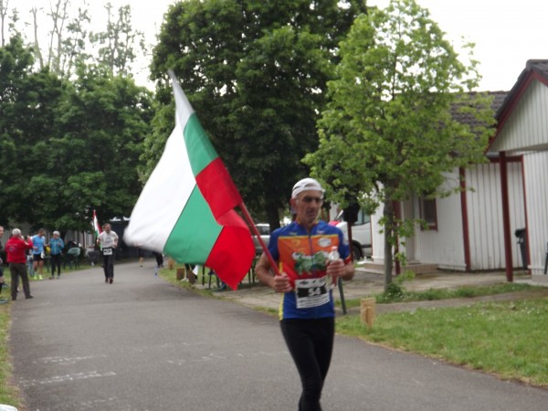 След операция на ахилес Ради Милев с победа в 6 –дневно бягане за Световната купа