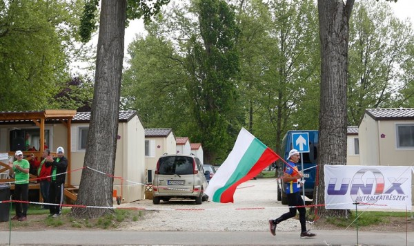 След операция на ахилес Ради Милев с победа в 6 –дневно бягане за Световната купа