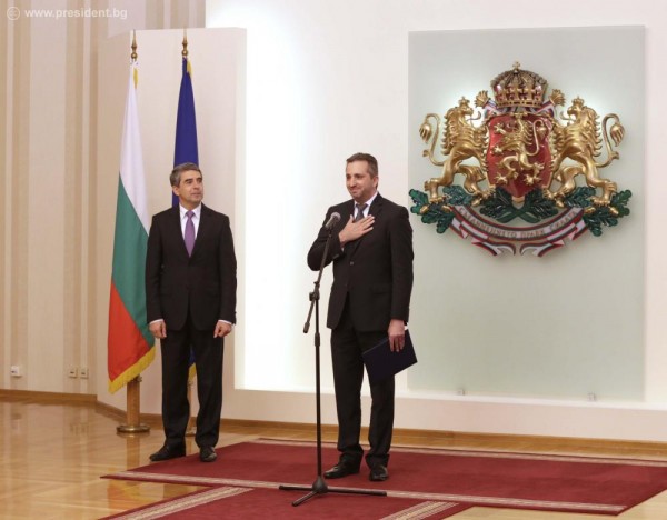 Казанлъчанинът проф. д-р Теньо Попминчев бе награден от Президента Росен Плевнелиев