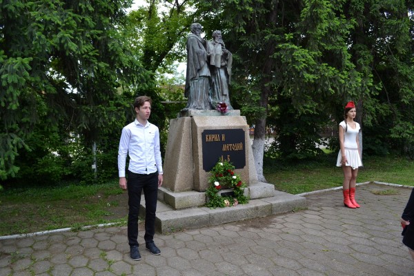 Кметът към казанлъшките учители на 24-ти май: „Не сте сами в своята кауза – словото!“