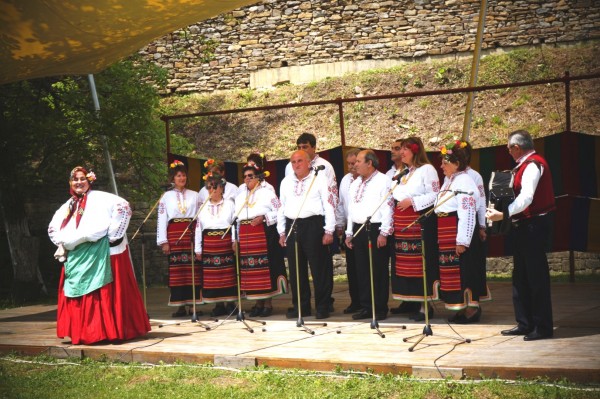 Бузовград и Голямо Дряново с награди от хумористичния конкурс „Надпейте се, засмейте се”