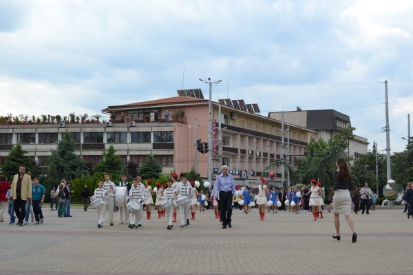 Кметът към казанлъшките учители на 24-ти май: „Не сте сами в своята кауза – словото!“