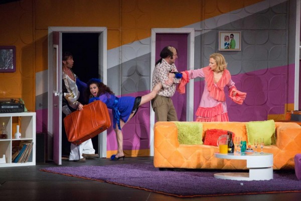 Блатечки и Врачански в секс роли с Елена Петрова и Силвия Лулчева идват в Казанлък