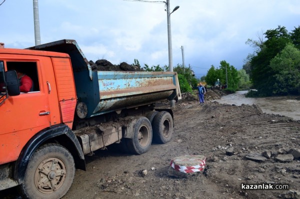 Старата река излезе от коритото си – бедствие в Енина и до ХГ /обновена+видео/