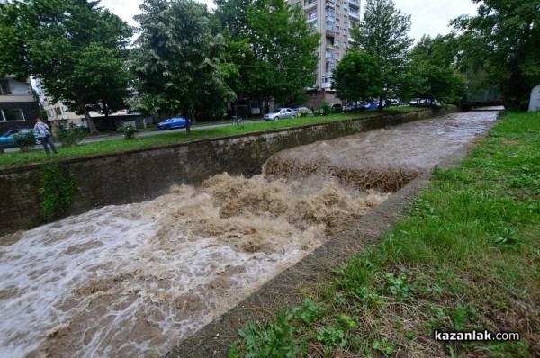 Старата река излезе от коритото си – бедствие в Енина и до ХГ /обновена+видео/