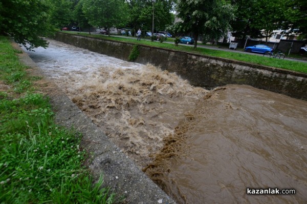 Старата река излезе от коритото си – бедствие в Енина и до ХГ /обновена+видео/