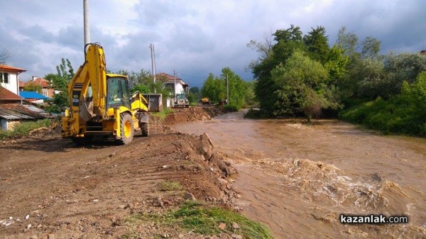 Старата река излезе от коритото си – бедствие в Енина и до ХГ /обновена+видео/