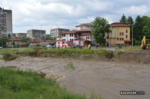 Старата река излезе от коритото си – бедствие в Енина и до ХГ /обновена+видео/