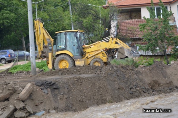 Старата река излезе от коритото си – бедствие в Енина и до ХГ /обновена+видео/