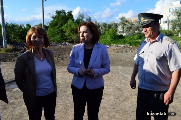 Министър Румяна Бъчварова посети Казанлък и Енина след водните бедствия/Видео/