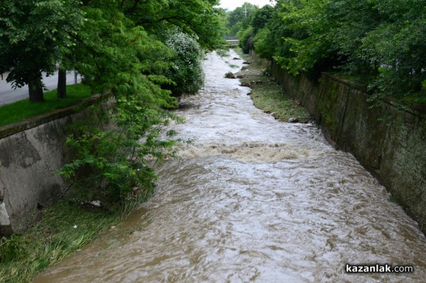 Нивото на Старата река се понижава, покачва се нивото на язовир Копринка