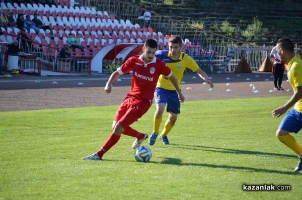 Футбол: Розова долина - Марица 