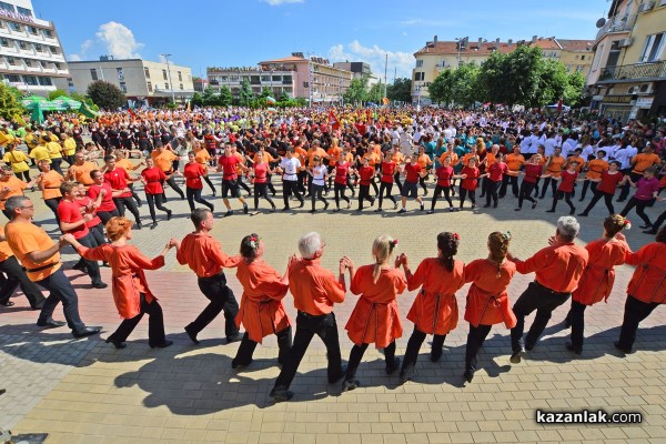 Тъпан бие, хоро се вие - 2016