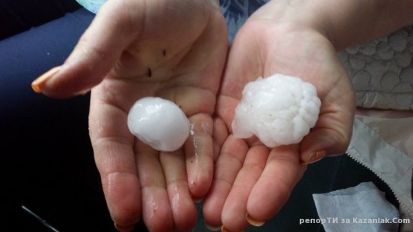Едновременно градушка, дъжд и слънце в Казанлък